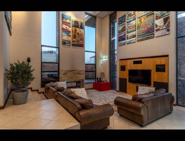 6 BEDROOM HOUSE FOR SALE IN MEYERSDAL